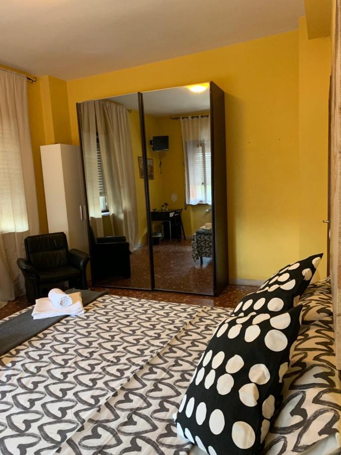 Готель Bella Roma - Ee Екстер'єр фото