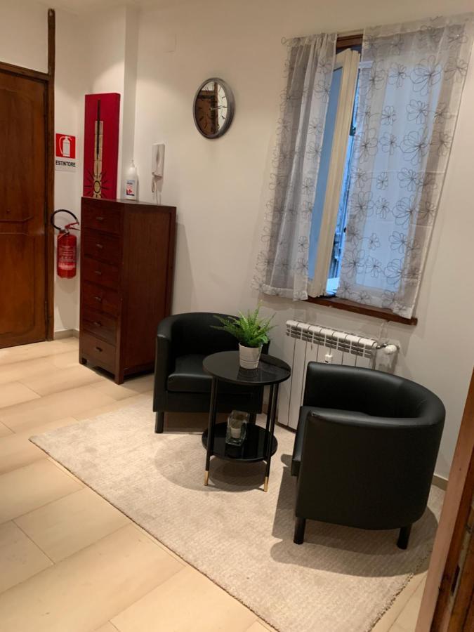 Готель Bella Roma - Ee Екстер'єр фото