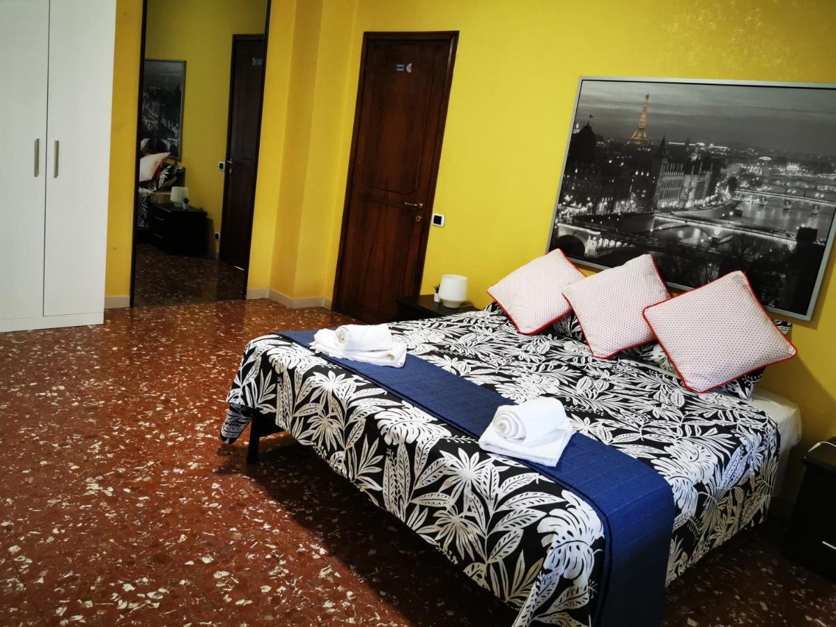 Готель Bella Roma - Ee Екстер'єр фото