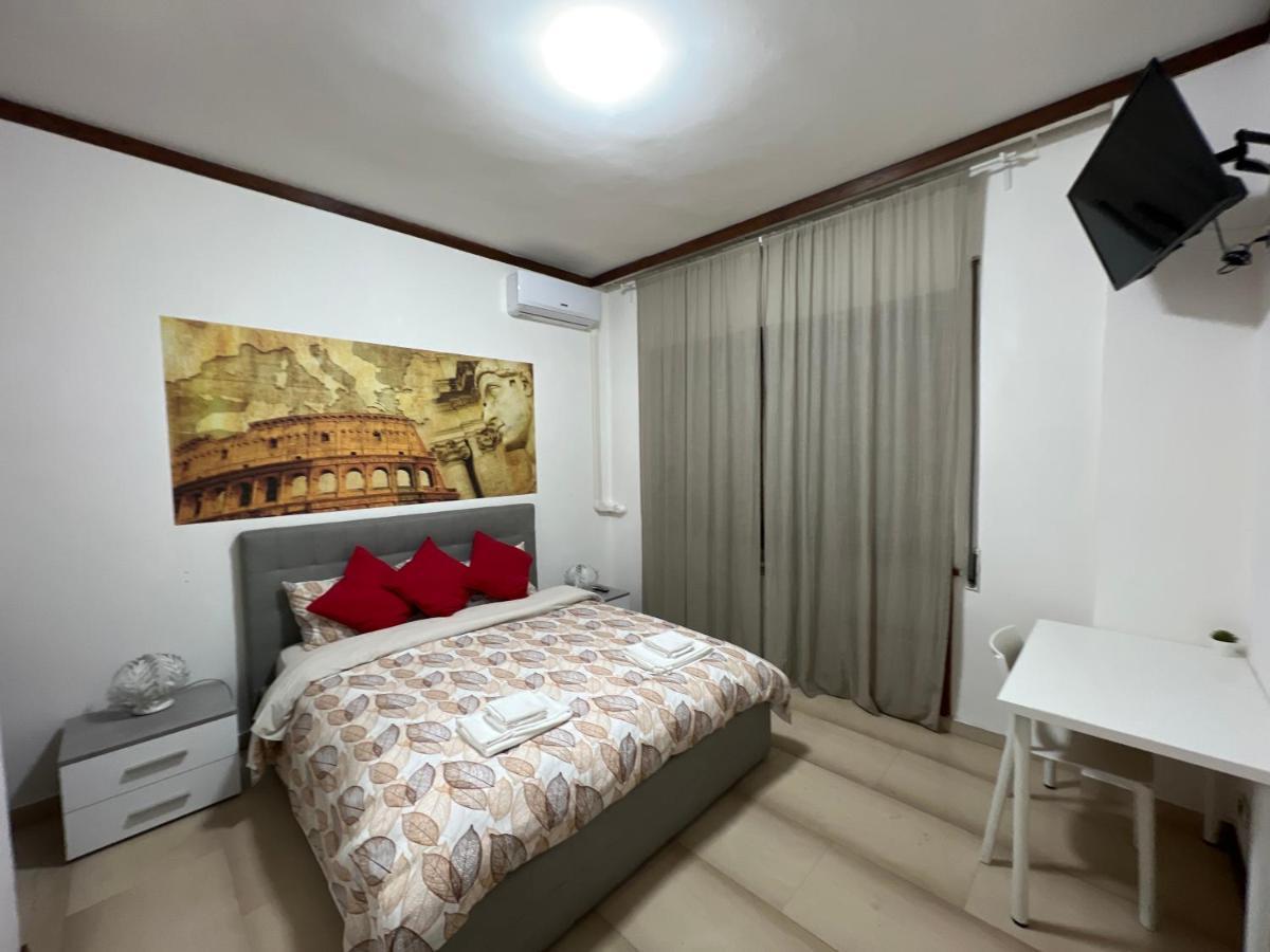Готель Bella Roma - Ee Екстер'єр фото